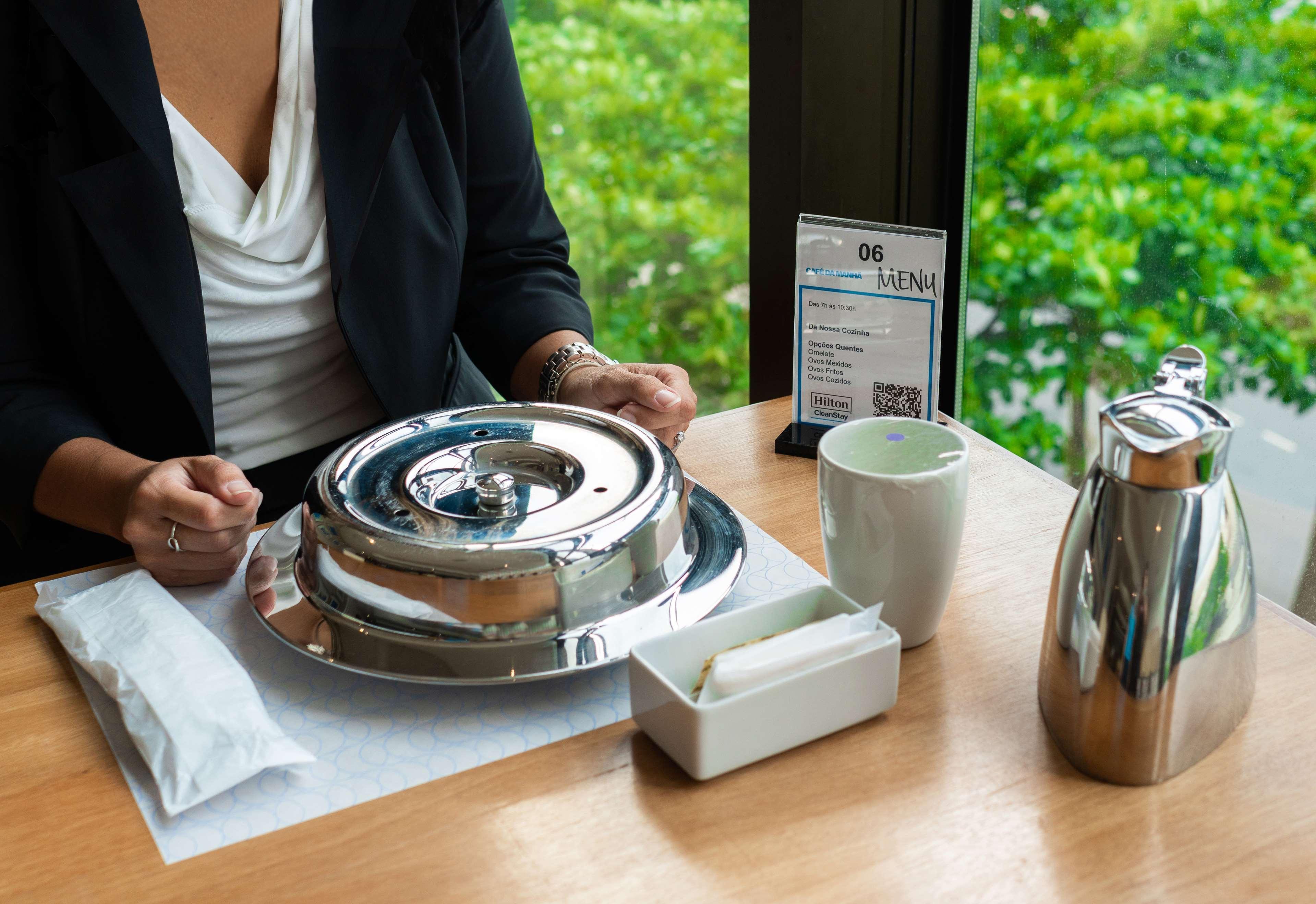 Hilton Copacabana Rio De Janeiro Exterior photo A chafing dish