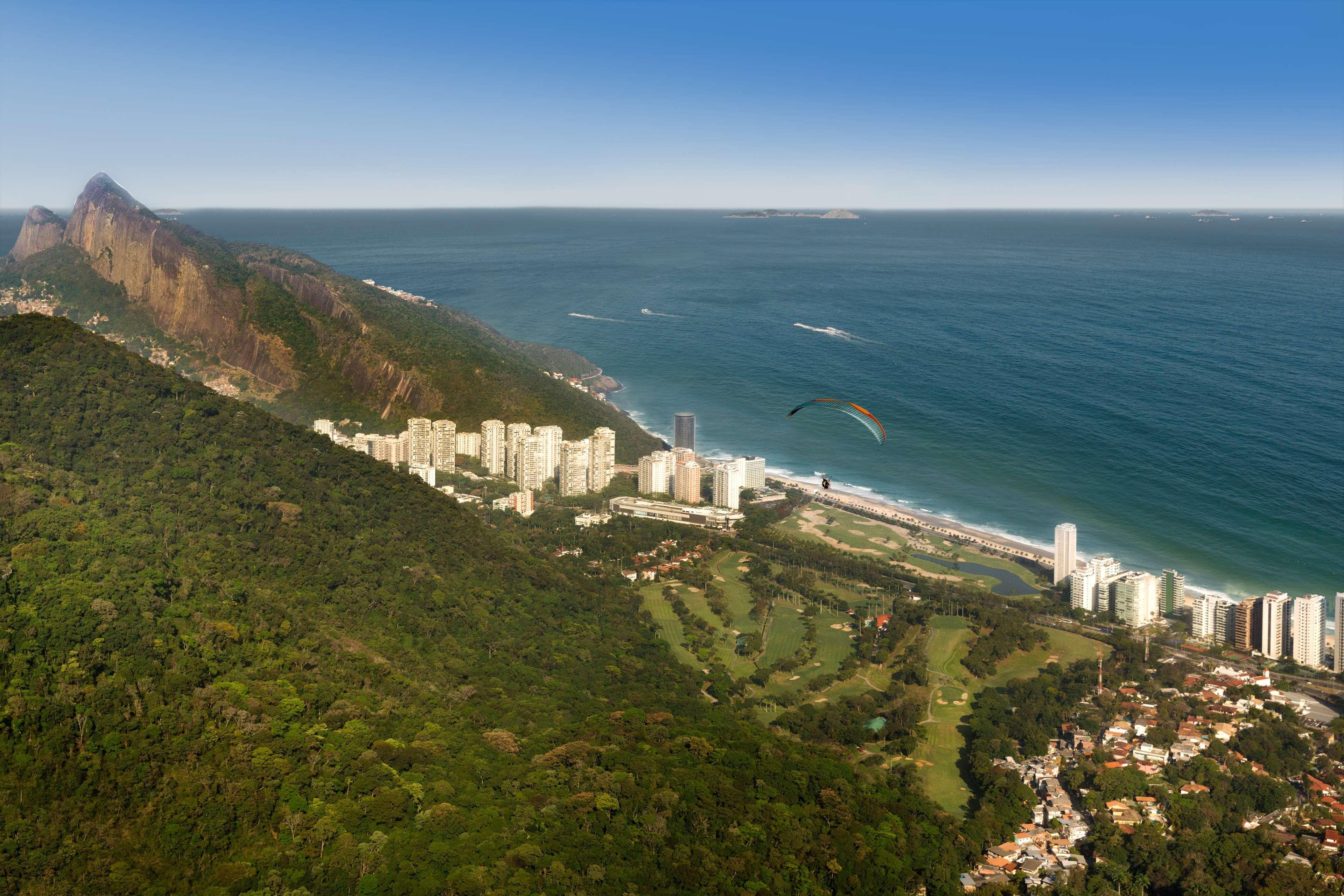Hilton Copacabana Rio De Janeiro Exterior photo Aerial view of the resort