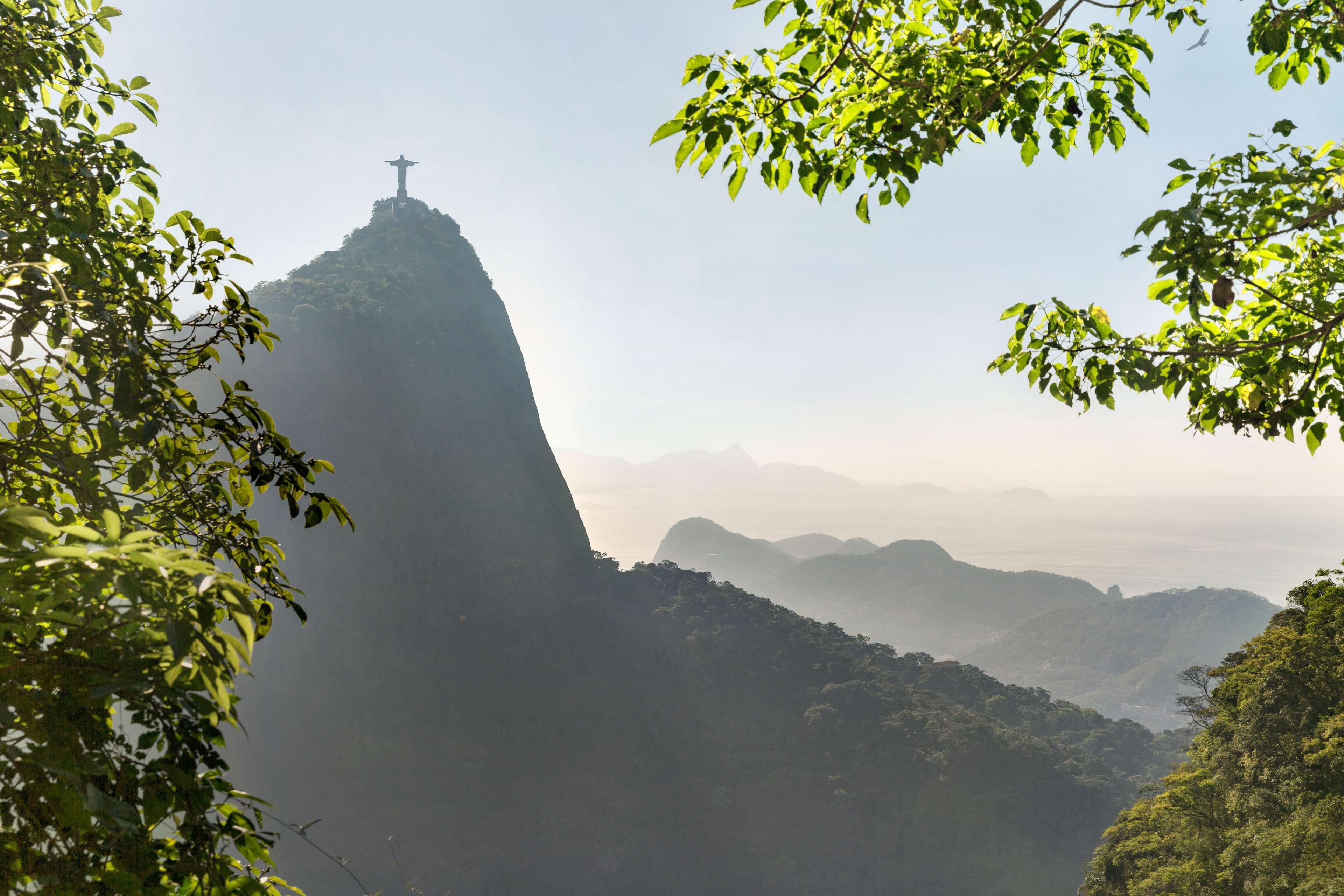 Hilton Copacabana Rio De Janeiro Exterior photo The statue of Christ the Redeemer on top of Corcovado