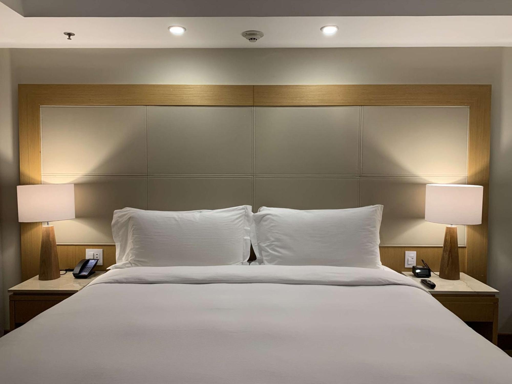 Hilton Copacabana Rio De Janeiro Exterior photo A bed in a hotel room