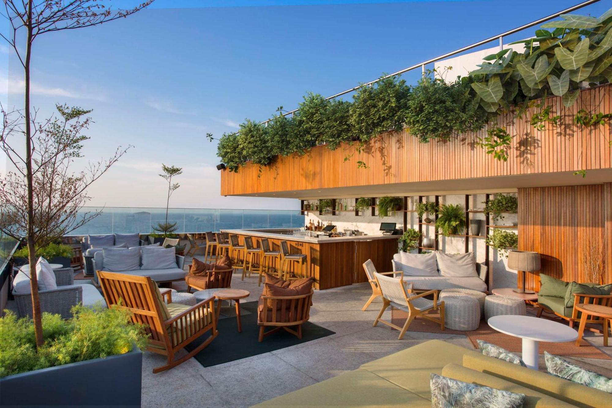 Hilton Copacabana Rio De Janeiro Exterior photo The rooftop bar at the hotel